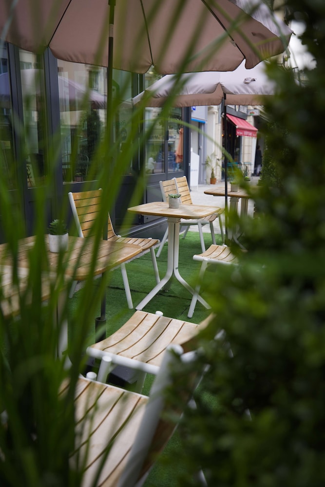 campanile paris clichy centre