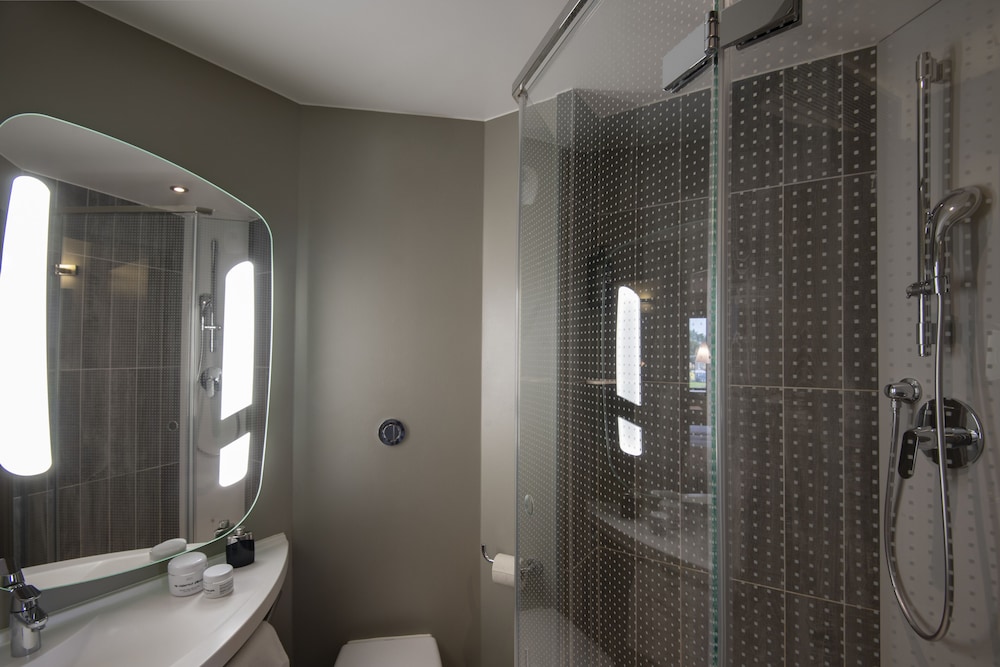 ibis pontorson baie du mont saint michel