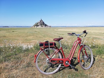 ibis pontorson baie du mont saint michel