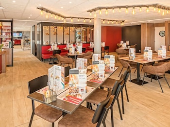 ibis pontorson baie du mont saint michel