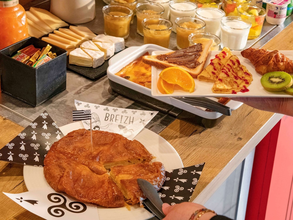 ibis pontorson baie du mont saint michel