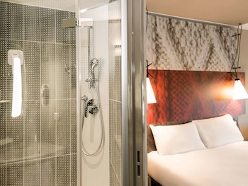 ibis pontorson baie du mont saint michel