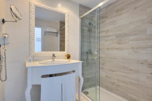 cala millor garden adults only