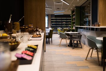 Campanile Montpellier Centre St Roch,Near Comedy Square,3 star