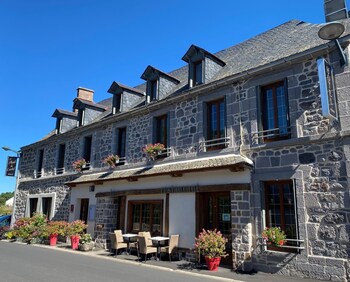 hotel restaurant du plomb du cantal