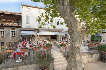 hotel restaurant des maures