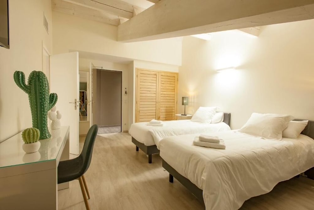 hotel restaurant des maures