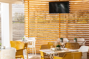 hotel cabot romantic adults only