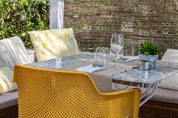 hotel cabot romantic adults only