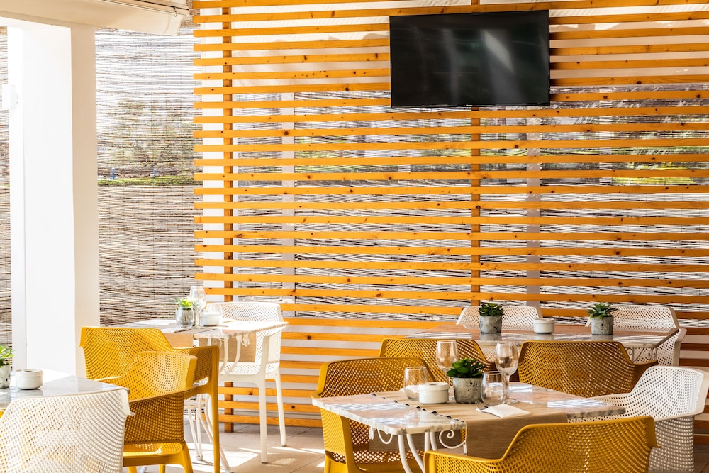 hotel cabot romantic adults only