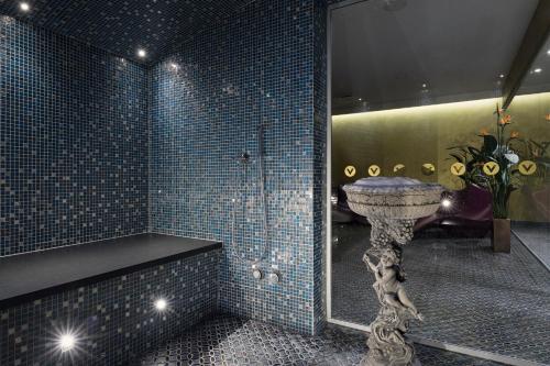 v spa and conference hotel