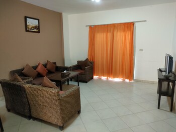 alhayat ain el sokhna