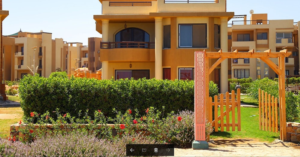 alhayat ain el sokhna