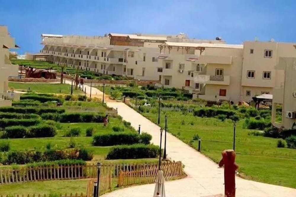 alhayat ain el sokhna