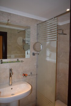 omar el khayam al minya hotel