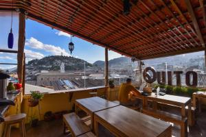 Friends Hotel & Rooftop - Historic Center & Museums,Quito>>Lloa,3 star