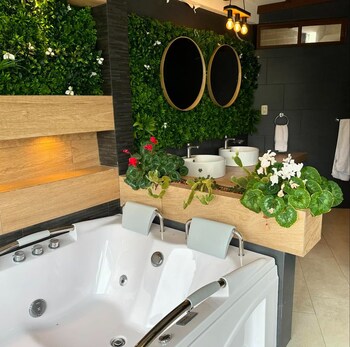 hosteria and spa surillal