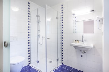 hotel at the white lily