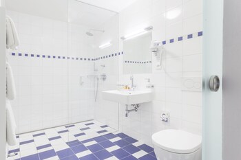 hotel at the white lily