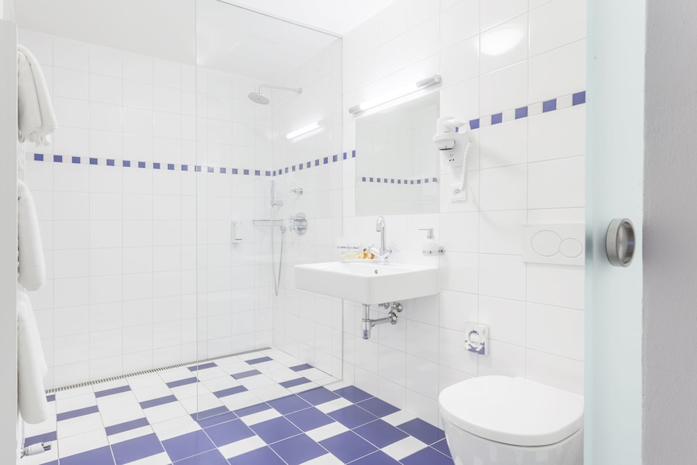 hotel at the white lily