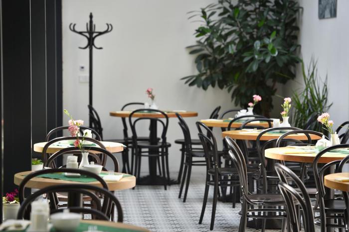 hotel at the white lily