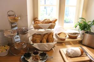 hotel at the white lily