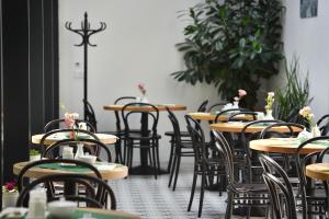 hotel at the white lily