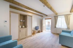 hotel at the white lily