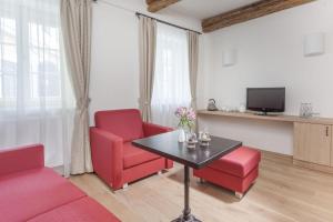 hotel at the white lily