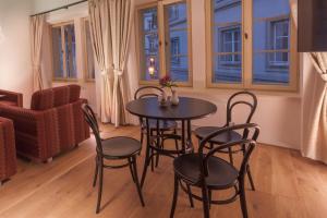 hotel at the white lily