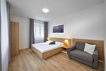downtown suites belohorska