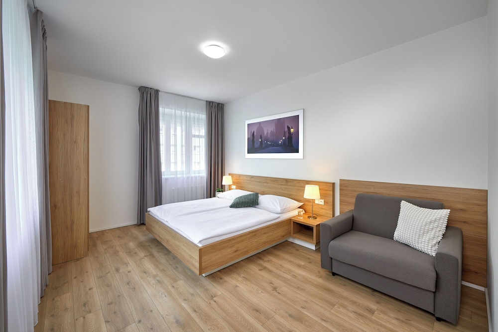 downtown suites belohorska