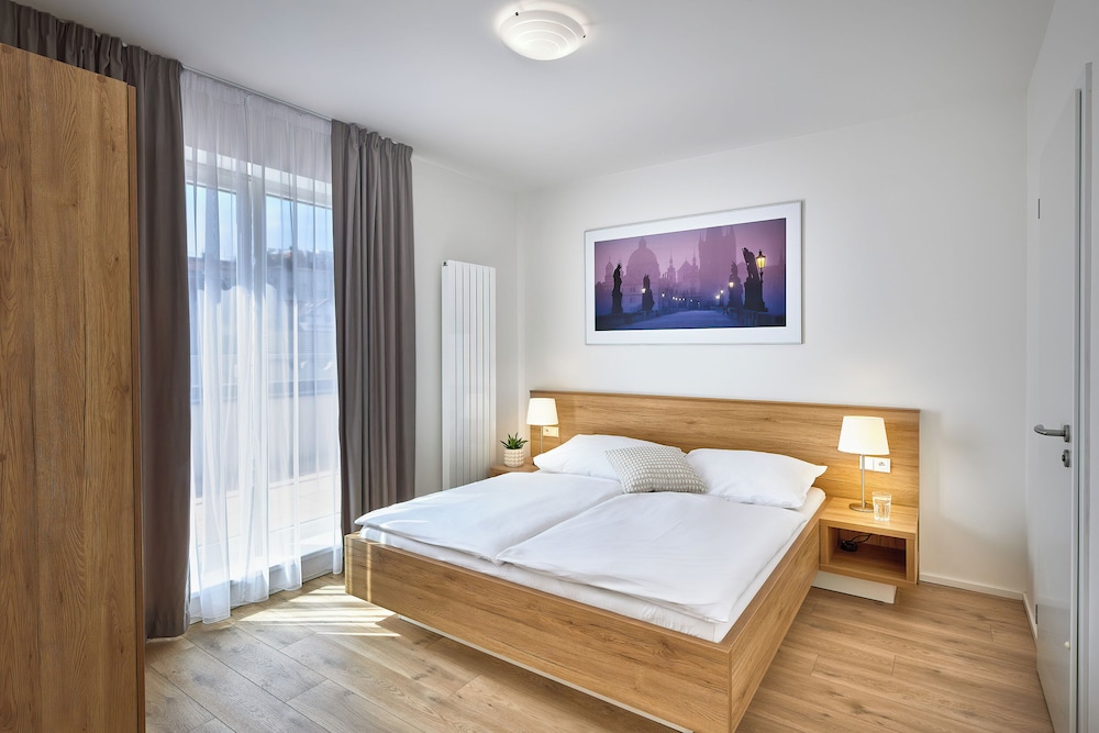 downtown suites belohorska