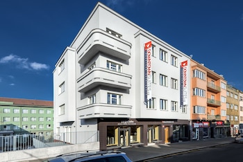 downtown suites belohorska