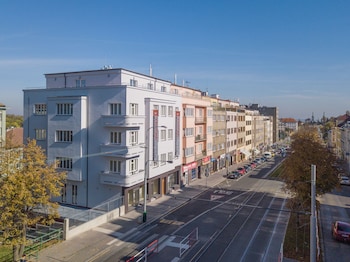 downtown suites belohorska