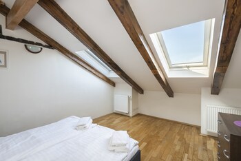 hybernska apartments