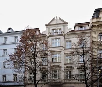 elizabeth suites