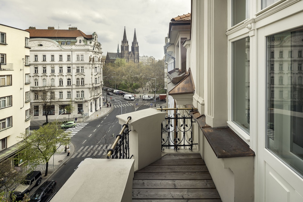 elizabeth suites