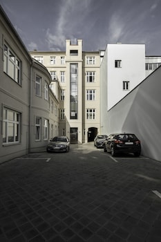 elizabeth suites