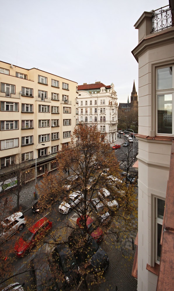 elizabeth suites
