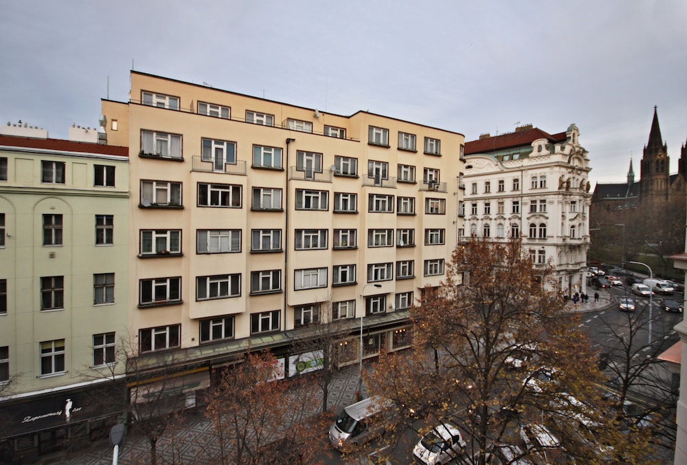 elizabeth suites