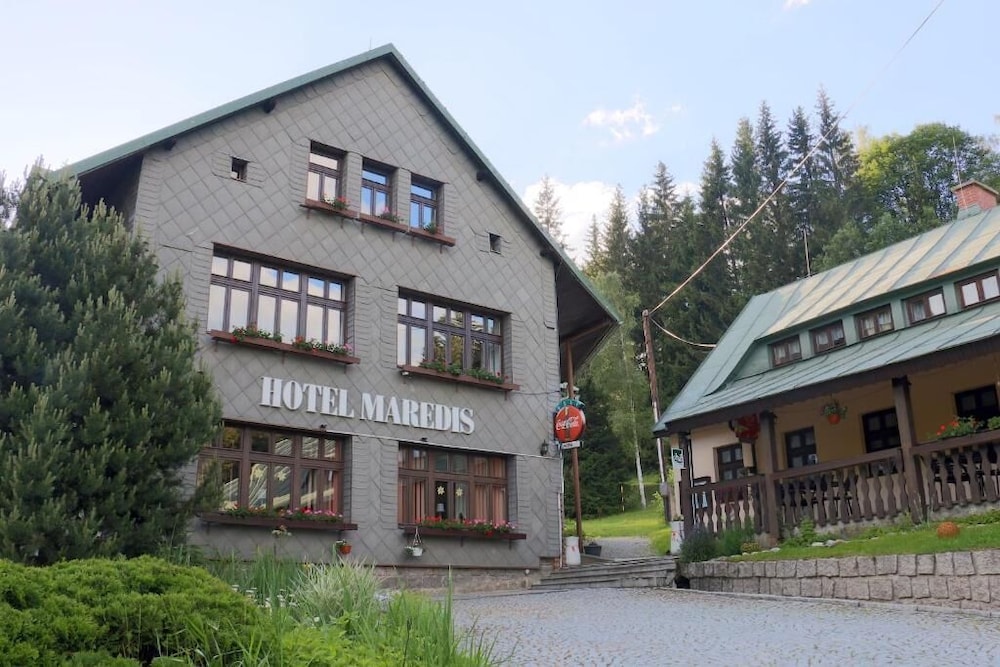 hotel maredis