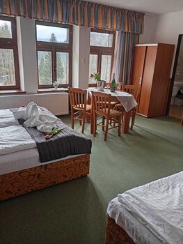 hotel maredis