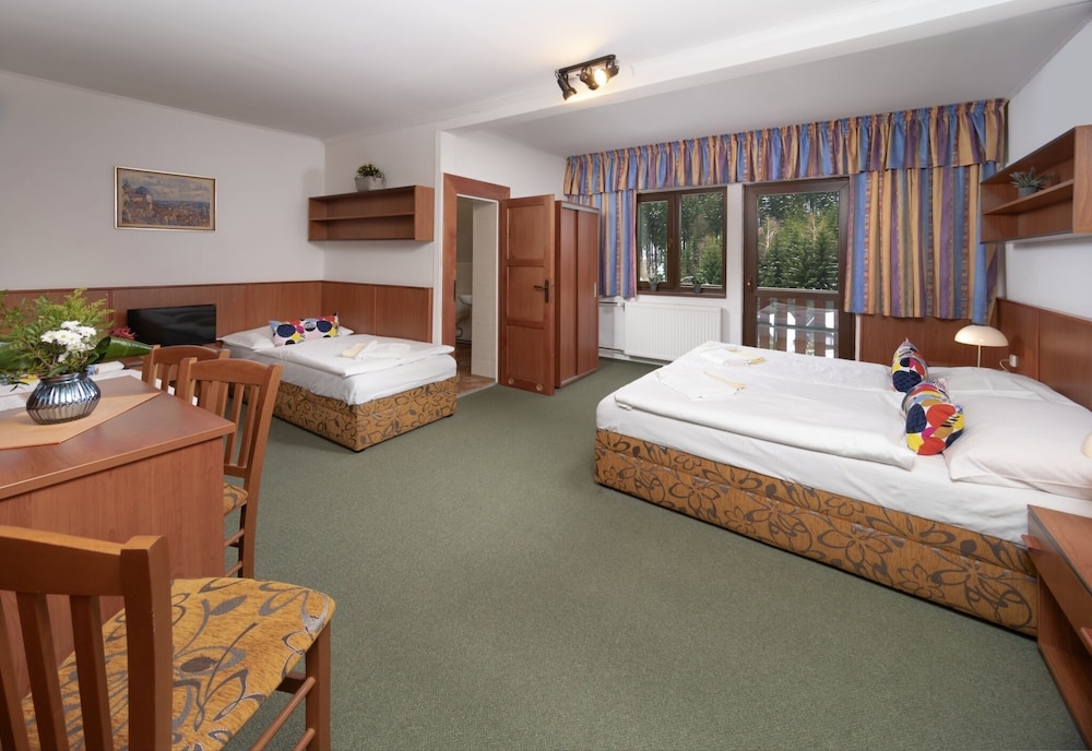 hotel maredis