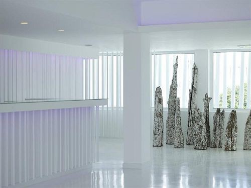 so white club resort