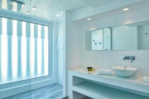 so white club resort