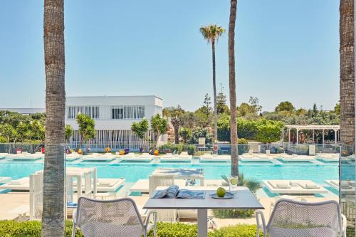 so white club resort