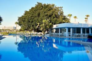 so white club resort
