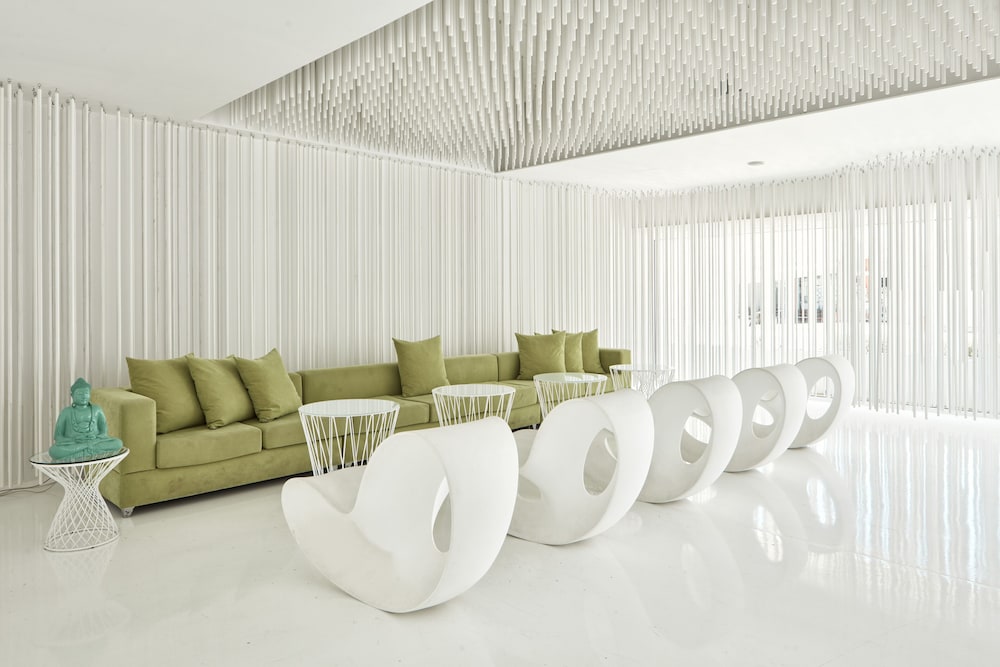 so white club resort