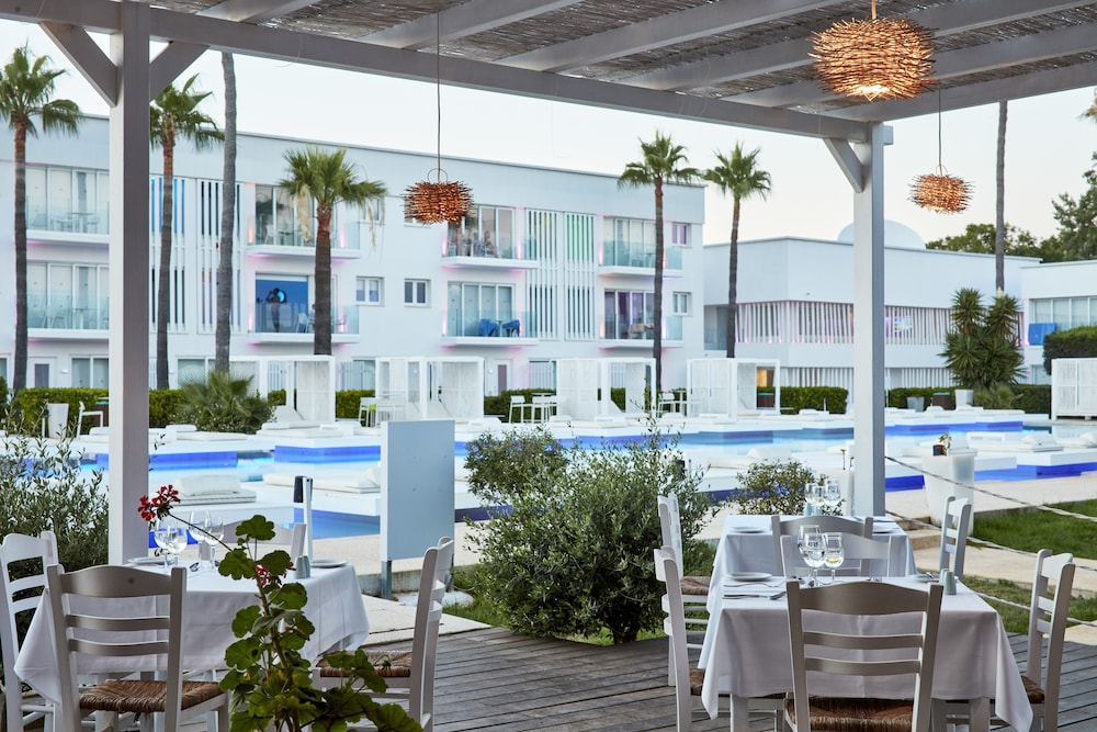so white club resort